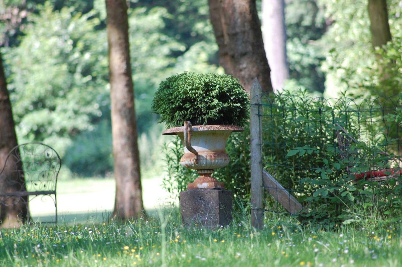 Gite Dans Un Domaine Historique Chevreuse Bagian luar foto